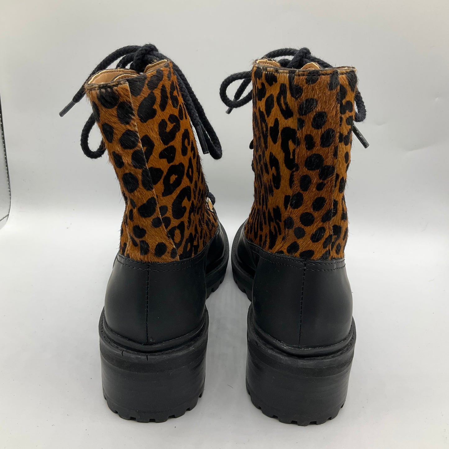 Boots Ankle Flats By Clothes Mentor In Animal Print, Size: 6.5