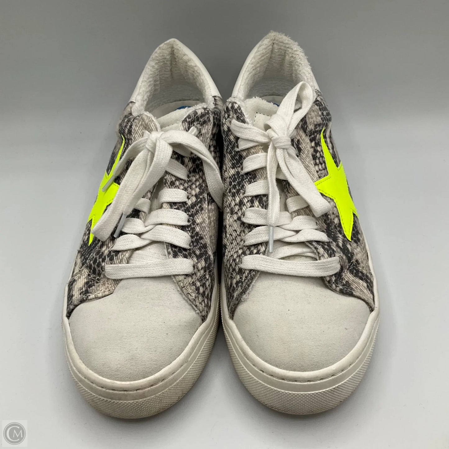 Shoes Sneakers By Clothes Mentor In Animal Print, Size: 7.5