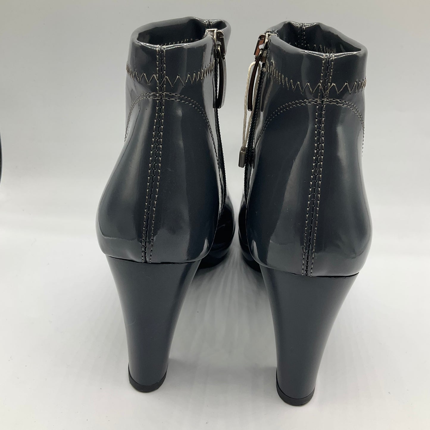 Boots Ankle Heels By Clothes Mentor In Grey, Size: 8.5