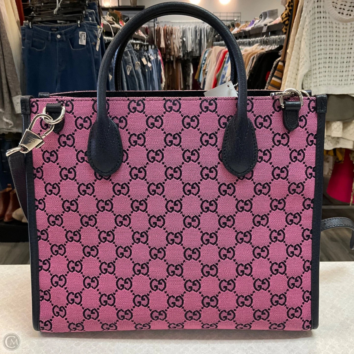 Handbag Luxury Designer By Gucci, Size: Medium