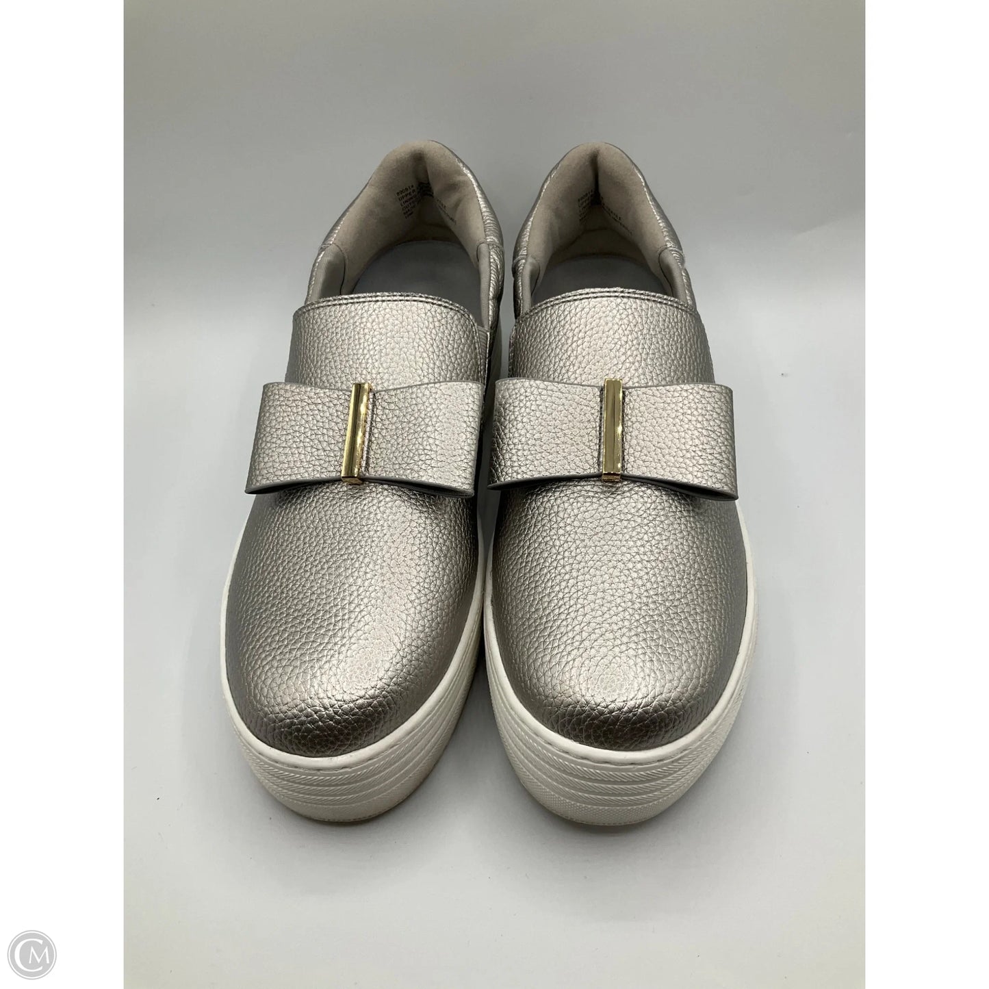 Shoes Flats By Clothes Mentor In Silver, Size: 10