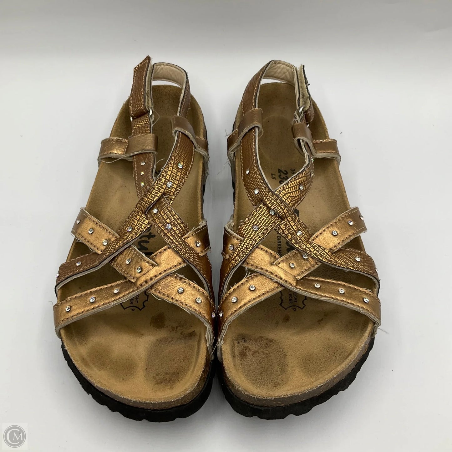 Sandals Flats By Clothes Mentor In Bronze, Size: 6
