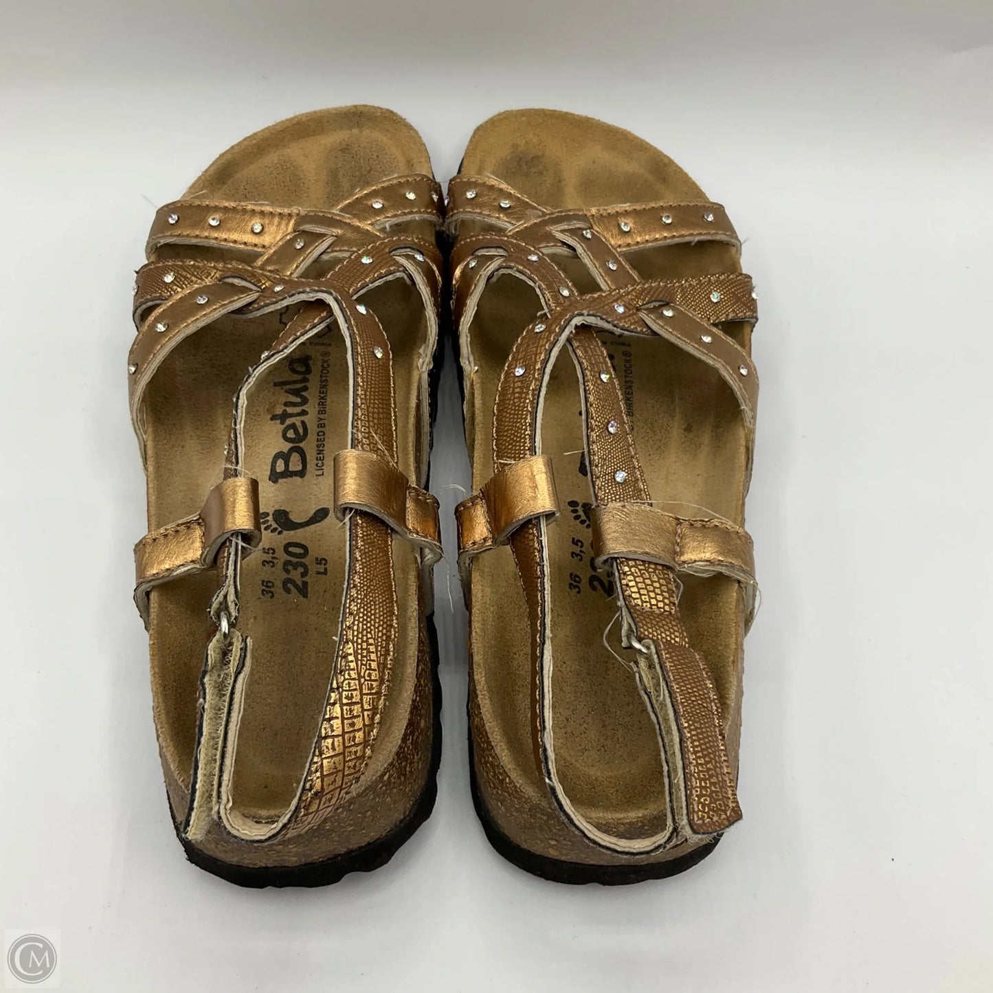 Sandals Flats By Clothes Mentor In Bronze, Size: 6