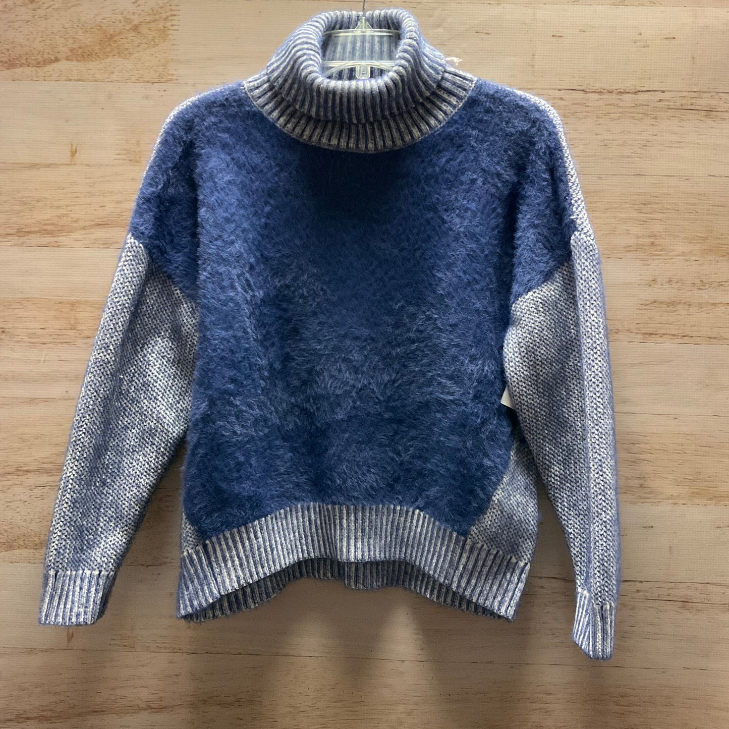 Sweater By Clothes Mentor In Blue, Size: S