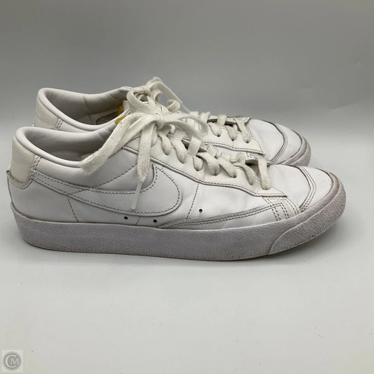 Shoes Sneakers By Nike In White, Size: 9