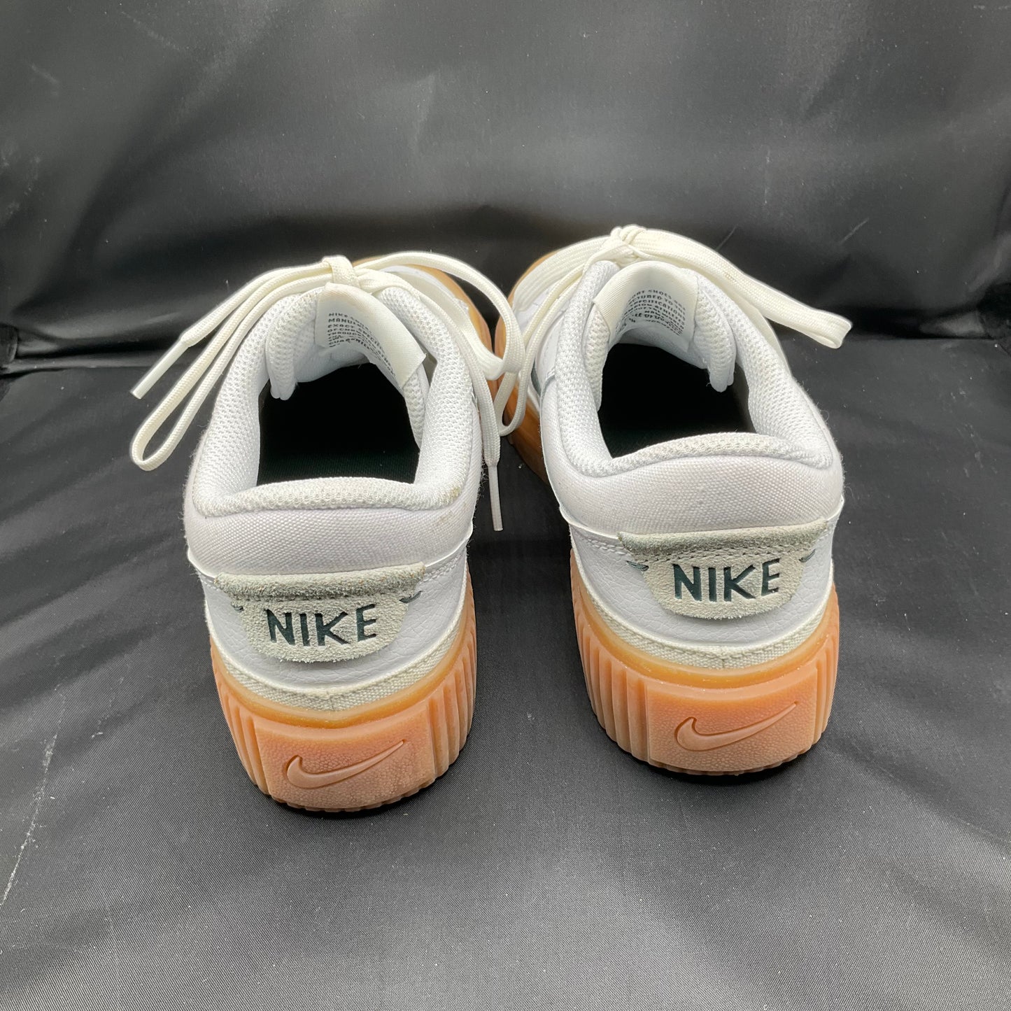 Shoes Sneakers By Nike In White, Size: 7.5