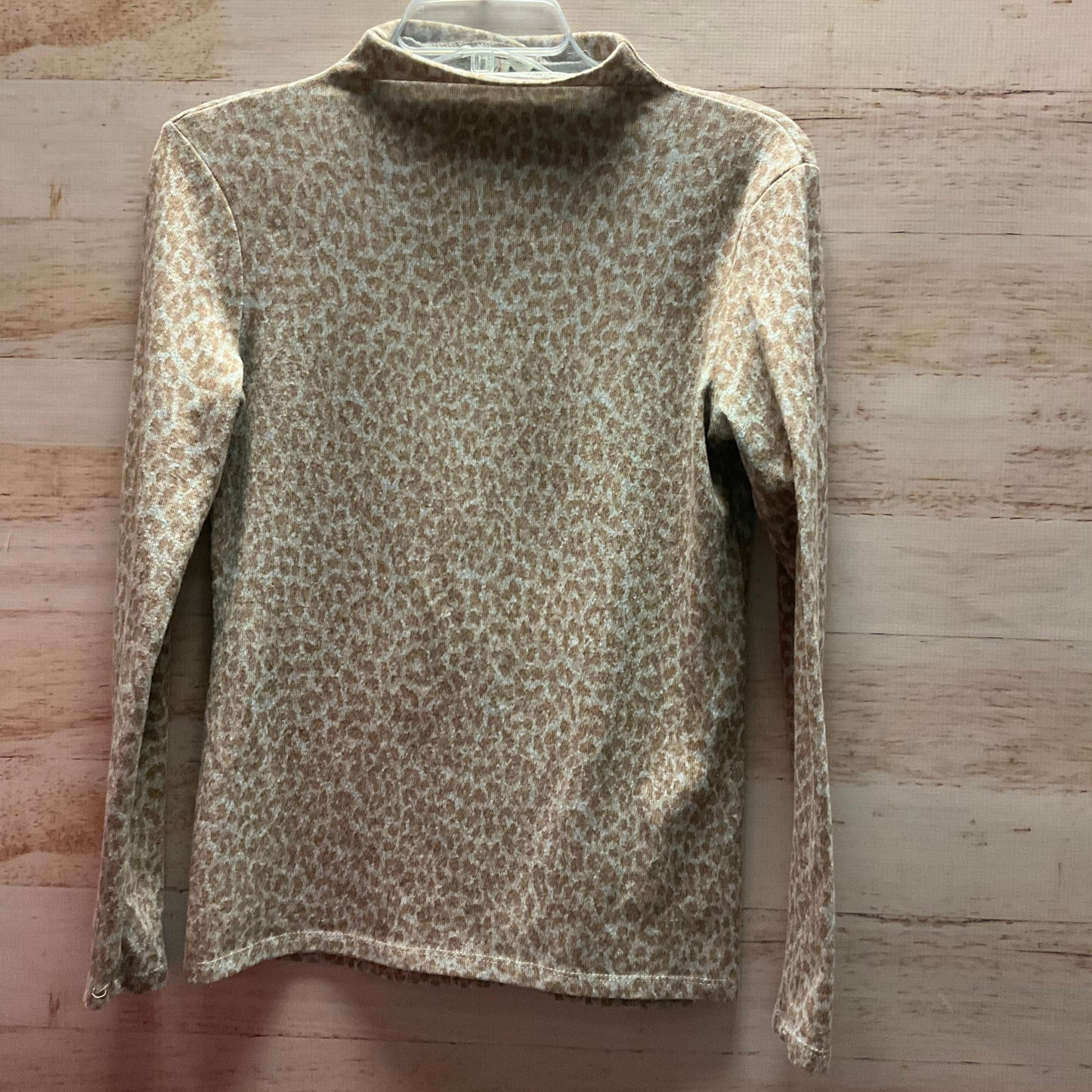 Top Long Sleeve By Beachlunchlounge In Animal Print