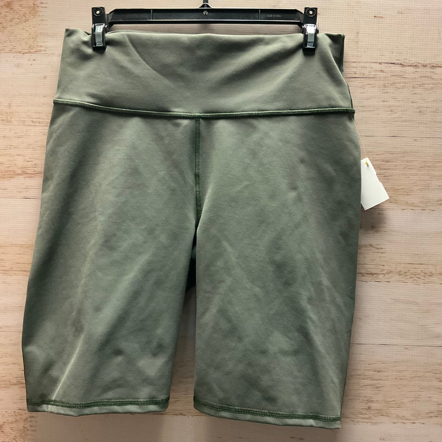 ATHLETIC SHORTS FABLETICS in GREEN, Size: L