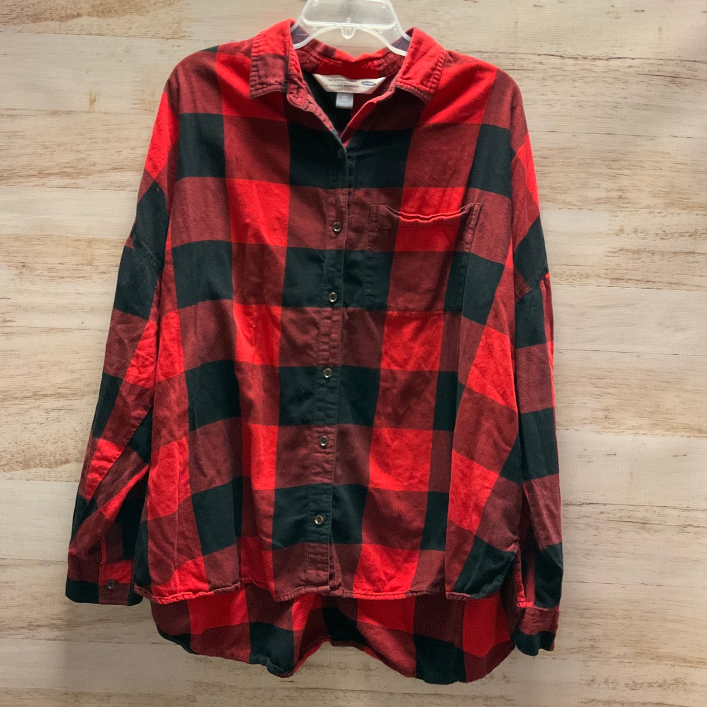 Top Long Sleeve By Old Navy In Black & Red, Size: Xxl