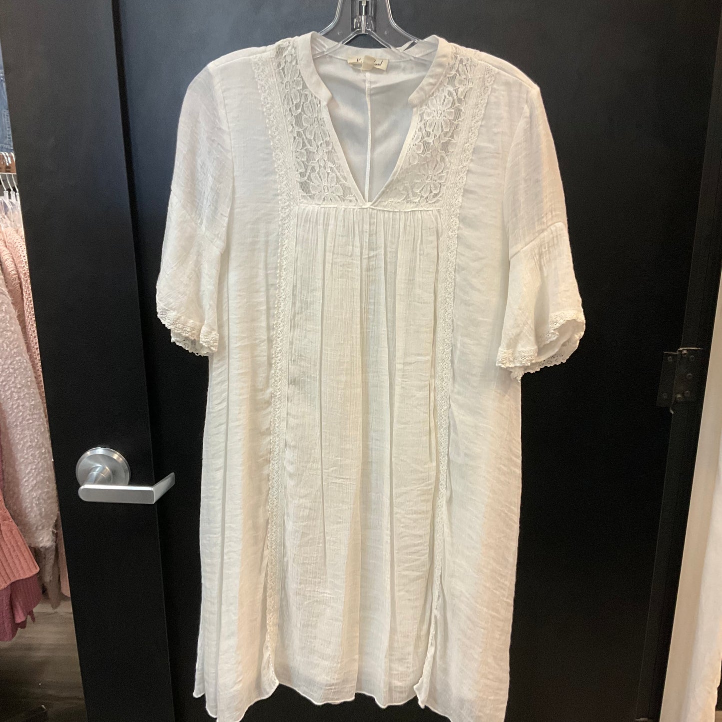 Dress Casual Midi By Clothes Mentor In Ivory, Size: Xs