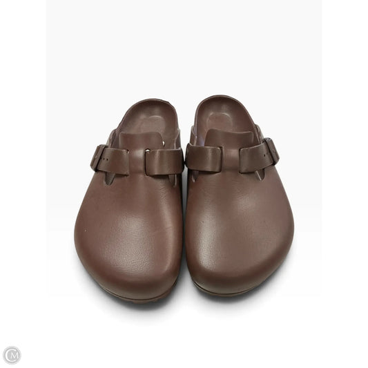 Shoes Flats By Birkenstock In Brown, Size: 10