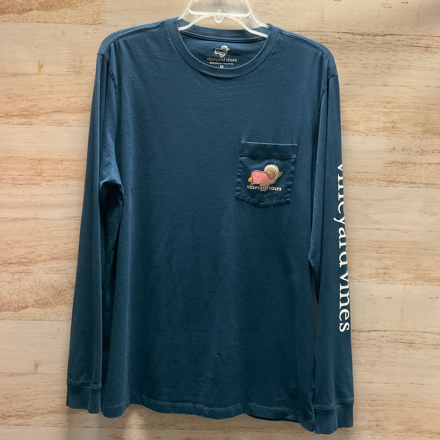 Top Long Sleeve By Vineyard Vines In Navy, Size: M