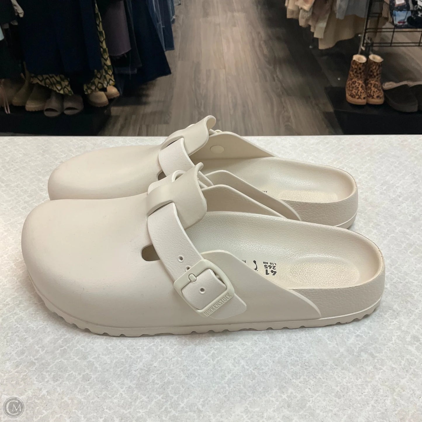 Sandals Flats By Birkenstock In White, Size: 10