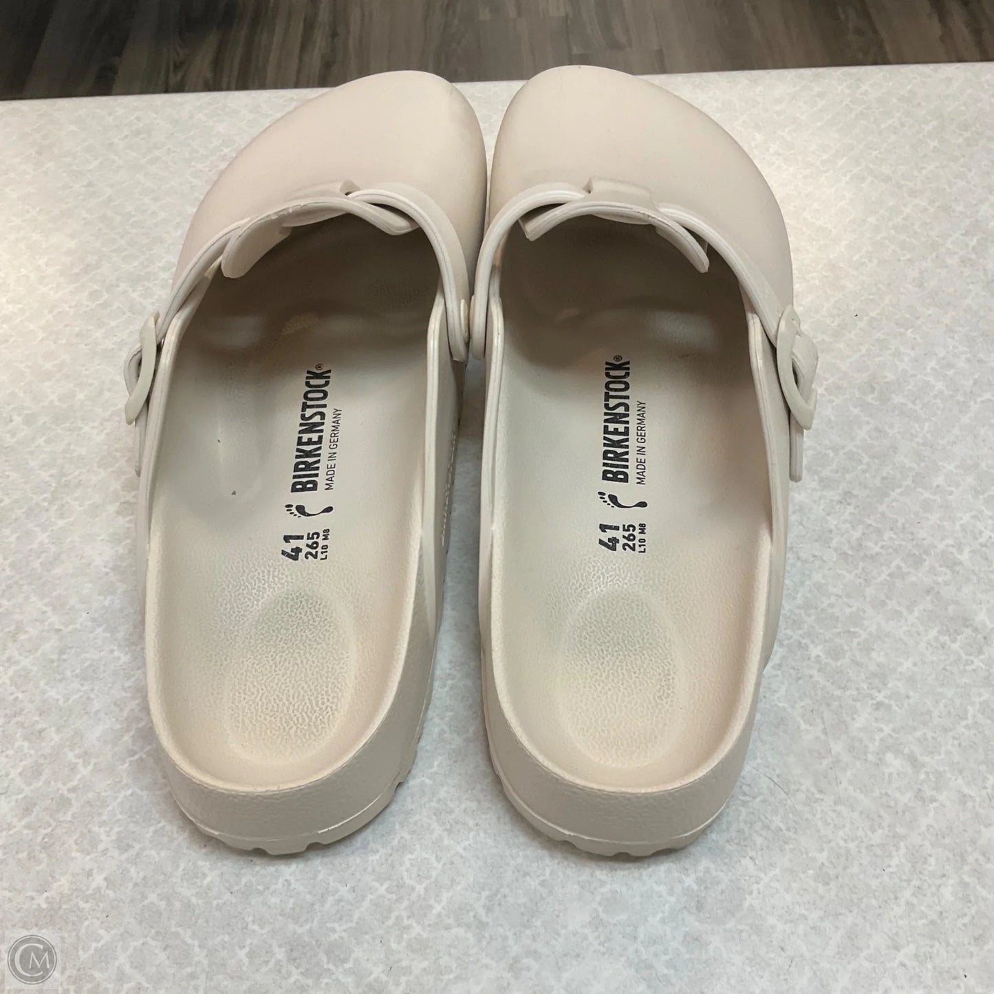 Sandals Flats By Birkenstock In White, Size: 10