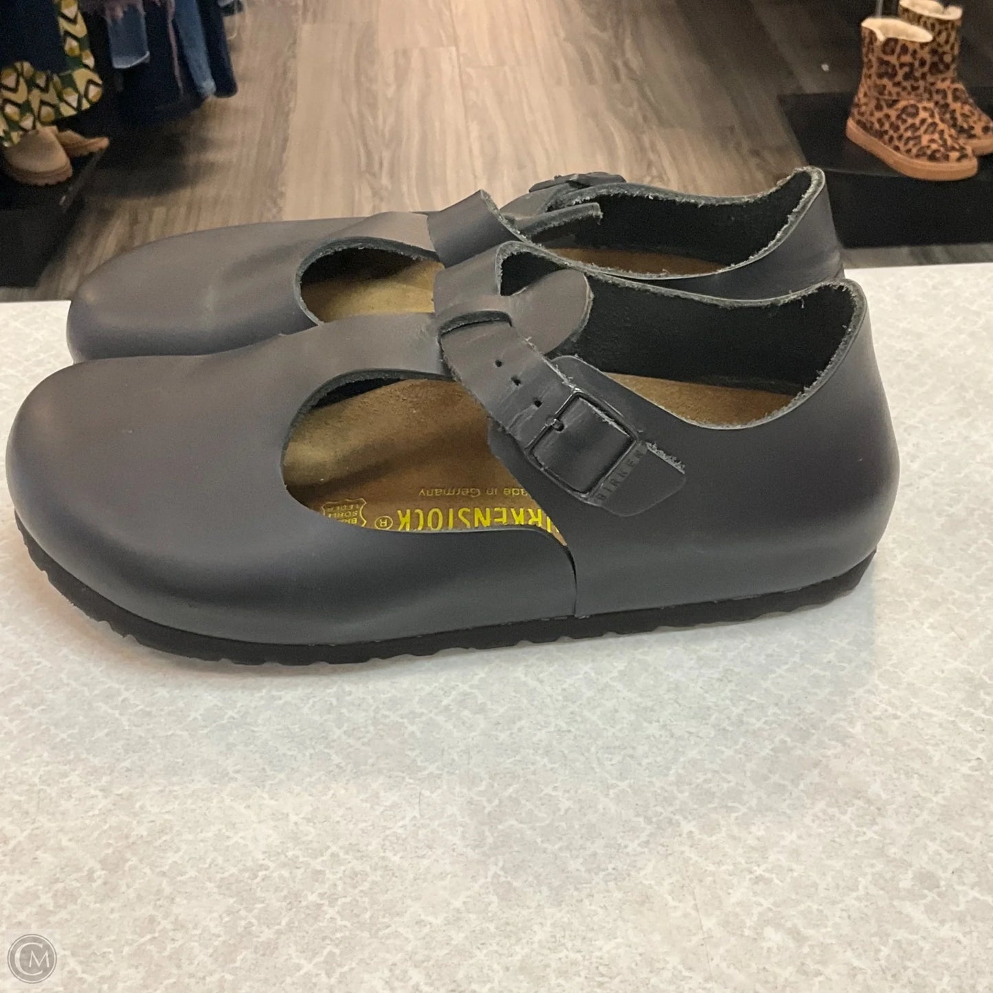 Sandals Flats By Birkenstock In Black, Size: 7.5