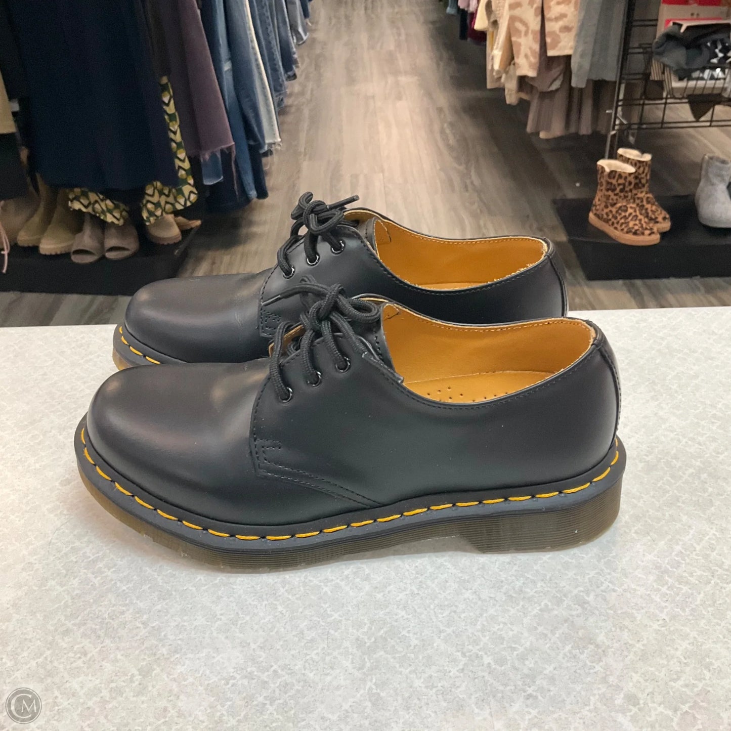 Shoes Flats By Dr Martens In Black, Size: 7