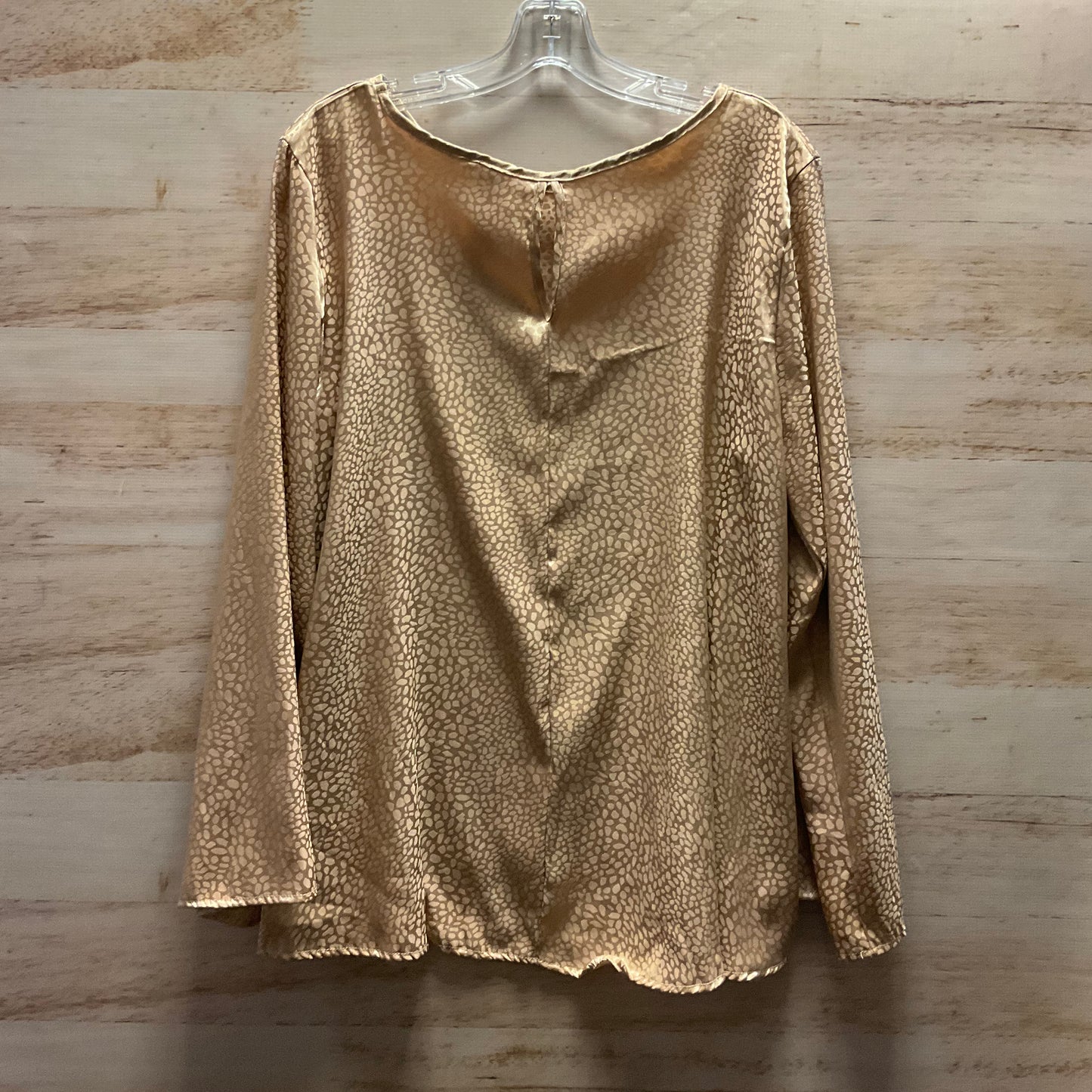 Top Long Sleeve By Acting Pro In Tan, Size: L