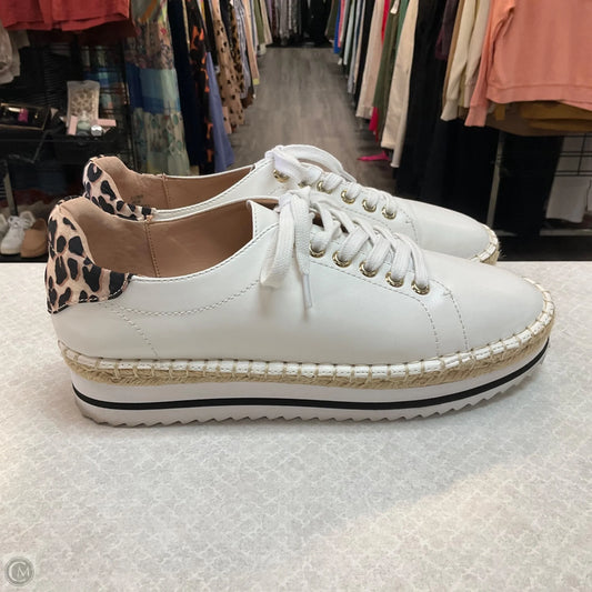 Shoes Flats By Clothes Mentor In White, Size: 9